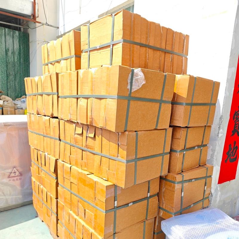 Pierwsza partia zamówień na skrzynki licznikowe energii elektrycznej od nowych klientów w Wielkiej Brytanii została pomyślnie wysłana