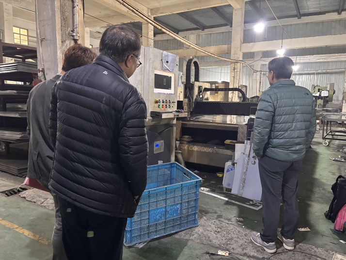 Koreańscy klienci odwiedzili Ouyue Electric, aby omówić współpracę w zakresie niestandardowej skrzynki ładowania i dystrybucji pojazdów elektrycznych